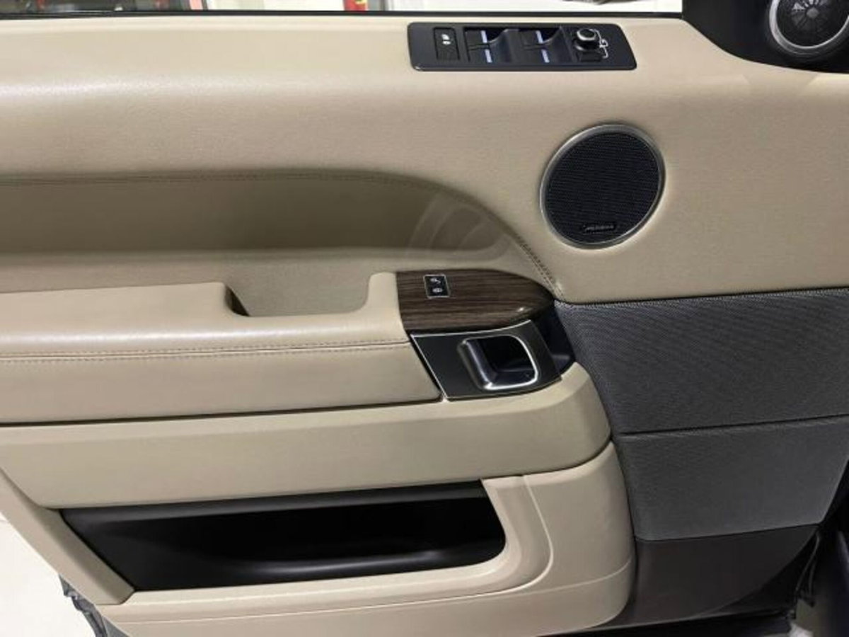 Land Rover Range Rover Sport 3.0 SDV6 HSE (14)
