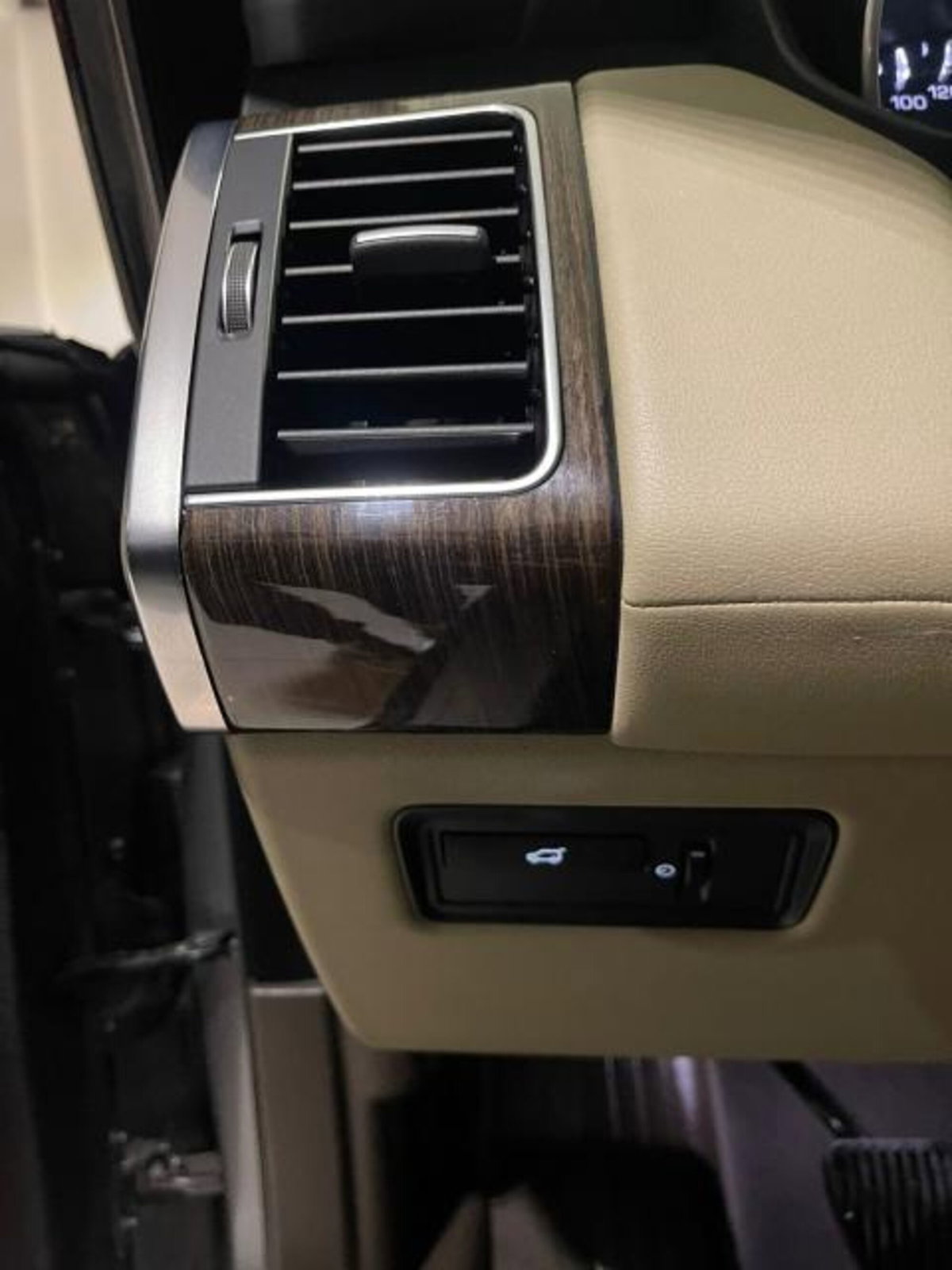 Land Rover Range Rover Sport 3.0 SDV6 HSE (15)