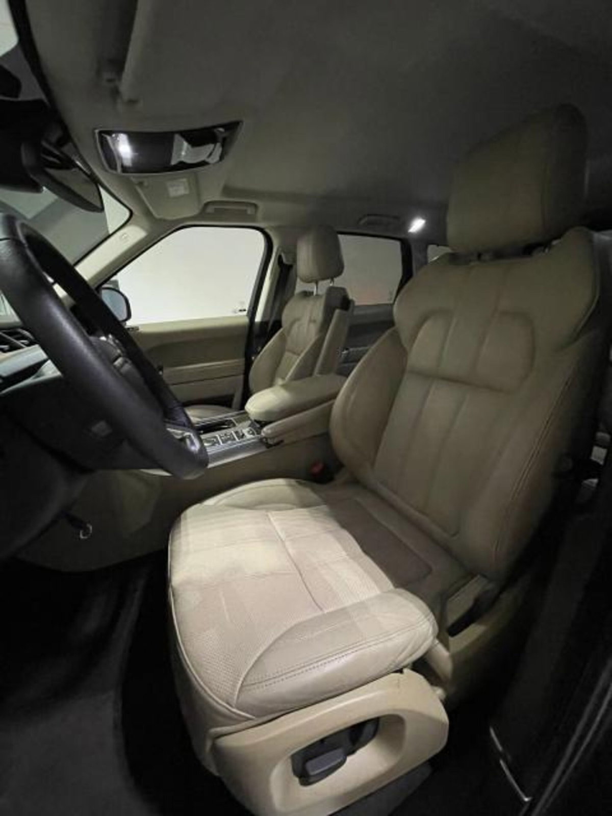 Land Rover Range Rover Sport 3.0 SDV6 HSE (17)