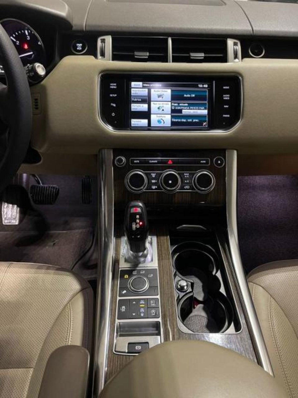 Land Rover Range Rover Sport 3.0 SDV6 HSE (20)