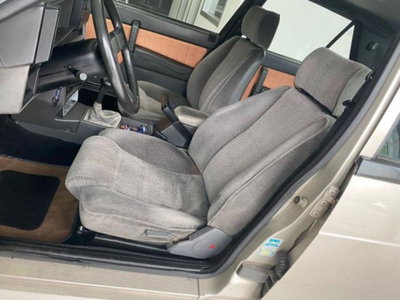 Alfa Romeo 75 2.0i Twin Spark (12)
