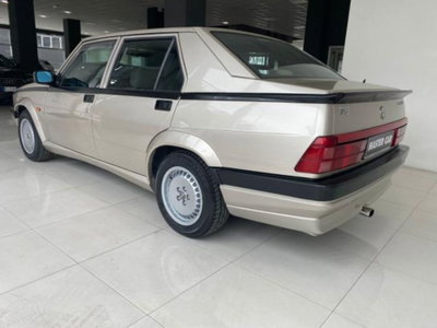 Alfa Romeo 75 2.0i Twin Spark (2)