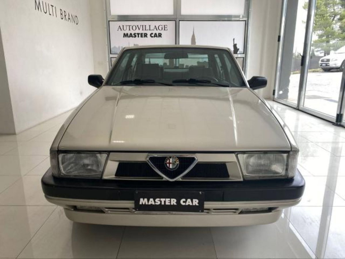 Alfa Romeo 75 2.0i Twin Spark (5)