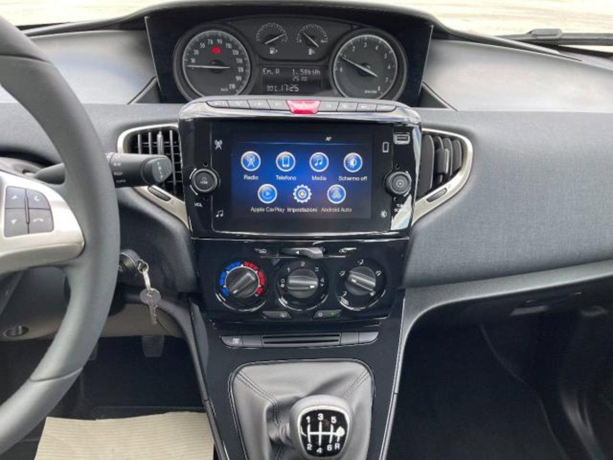 Lancia Ypsilon 1.0 FireFly 5 porte S&S Hybrid Ecochic Gold (10)