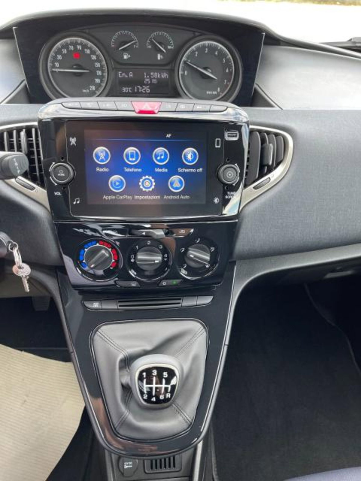 Lancia Ypsilon 1.0 FireFly 5 porte S&S Hybrid Ecochic Gold (13)