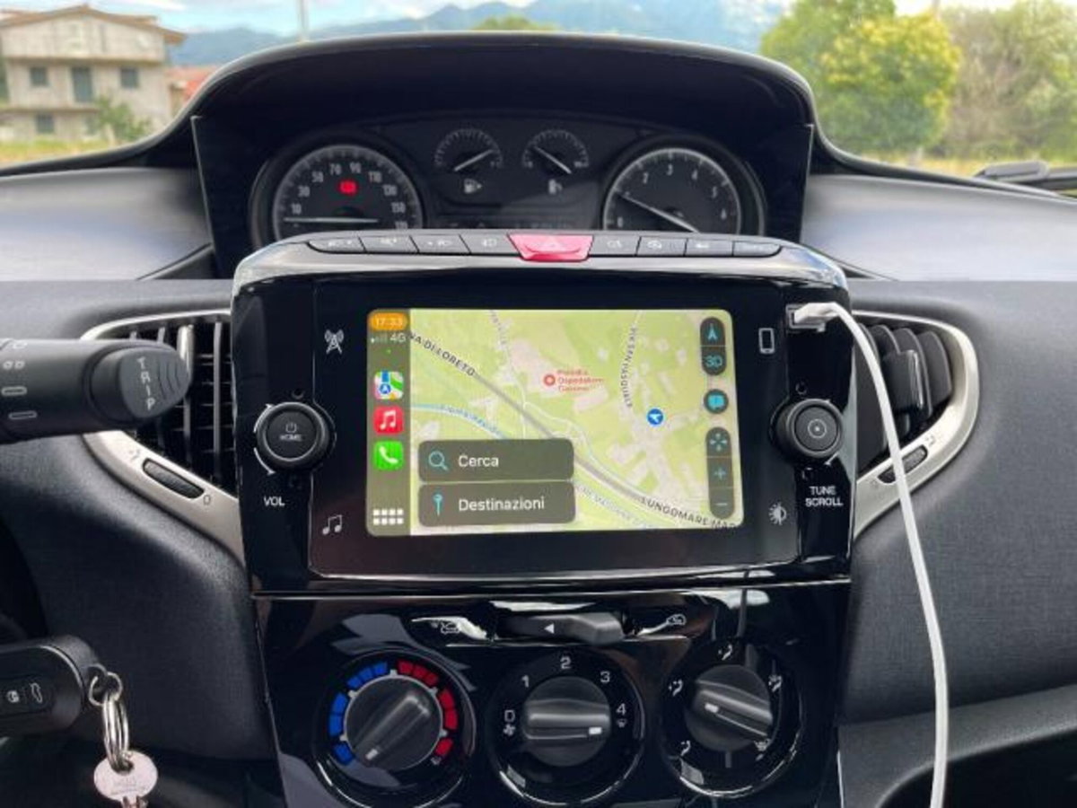 Lancia Ypsilon 1.0 FireFly 5 porte S&S Hybrid Ecochic Gold (15)
