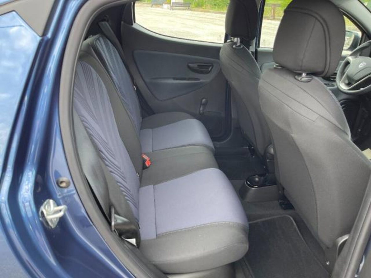 Lancia Ypsilon 1.0 FireFly 5 porte S&S Hybrid Ecochic Gold (18)
