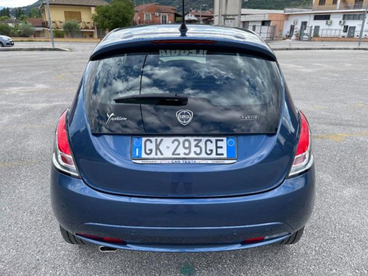 Lancia Ypsilon 1.0 FireFly 5 porte S&S Hybrid Ecochic Gold (4)