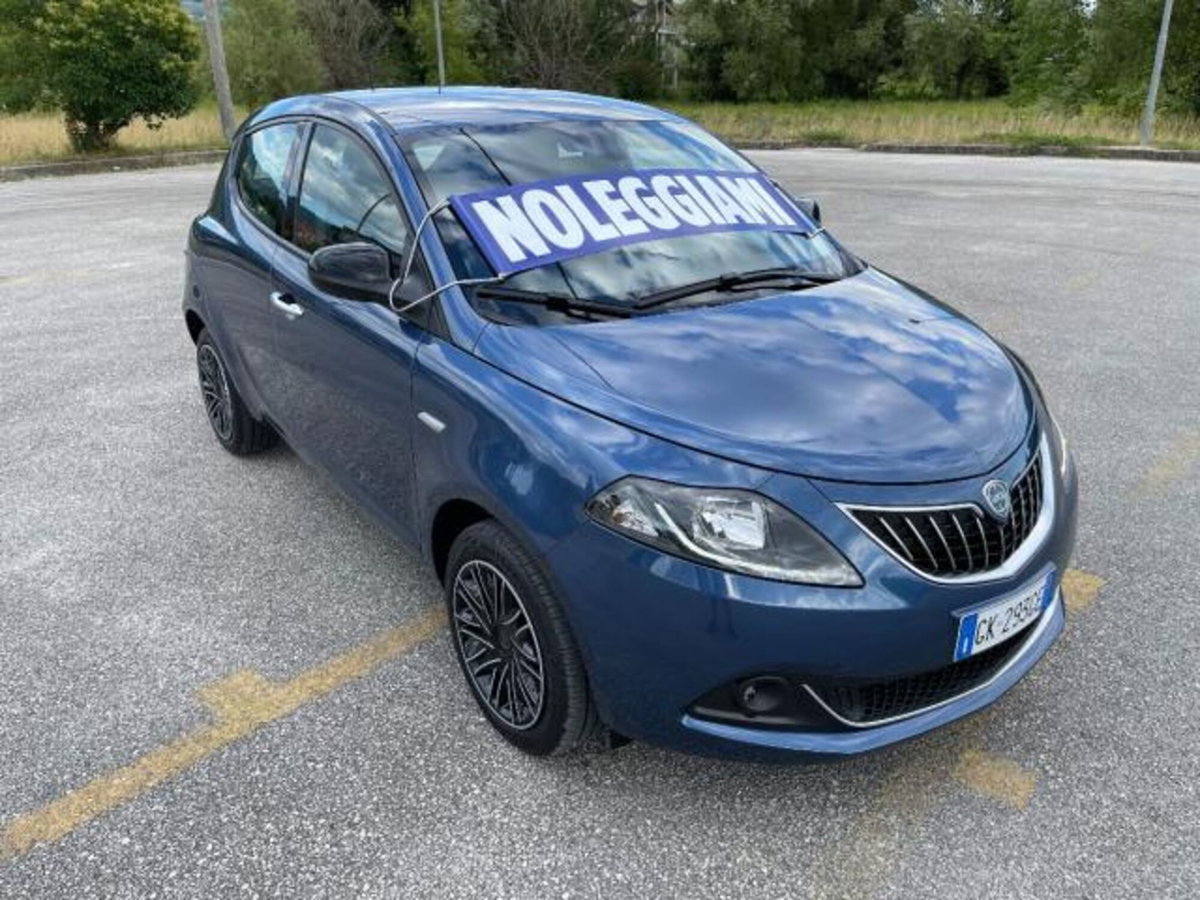 Lancia Ypsilon 1.0 FireFly 5 porte S&S Hybrid Ecochic Gold (7)