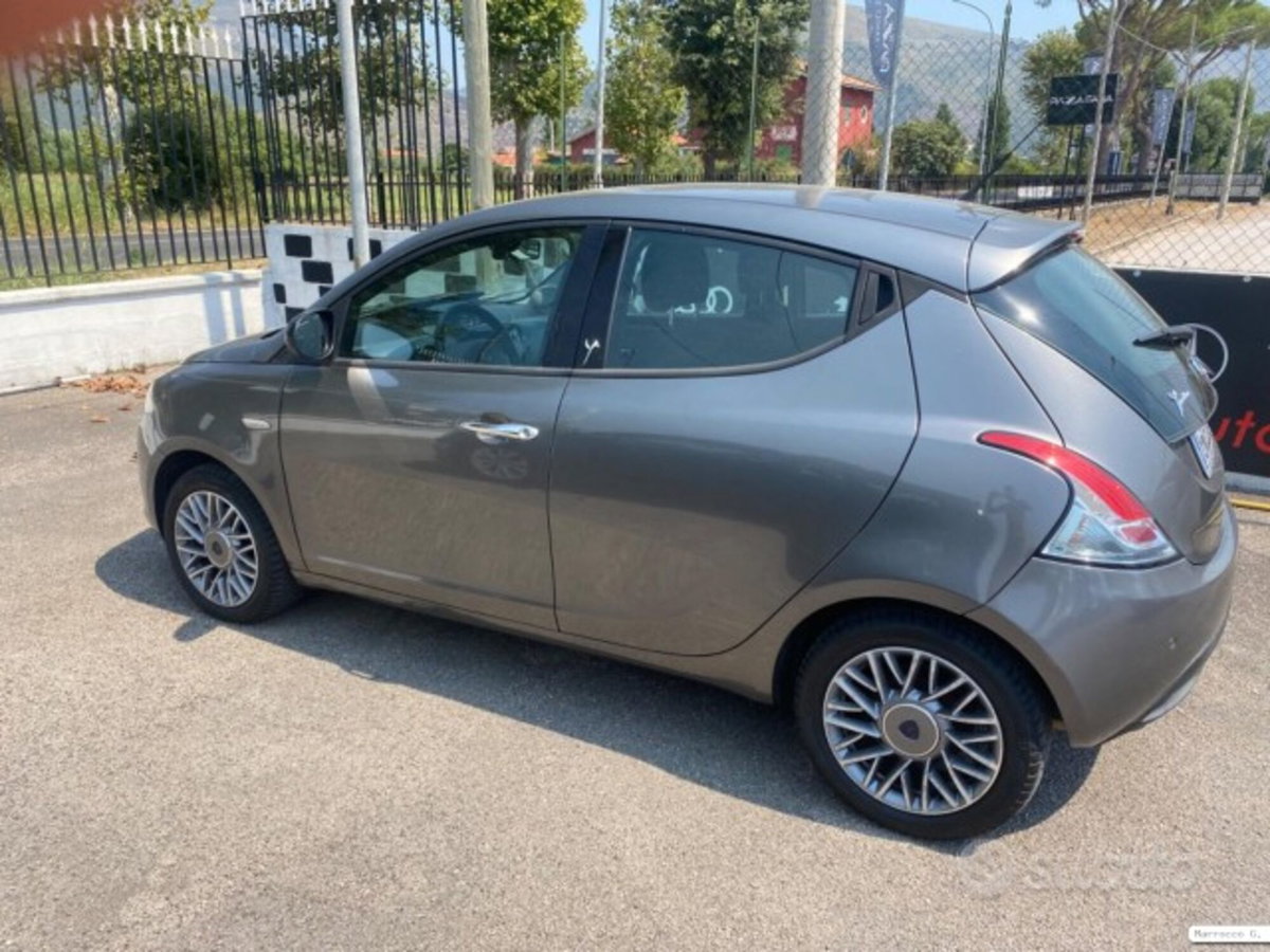 Lancia Ypsilon 1.4 Diva Ecochic GPL (10)
