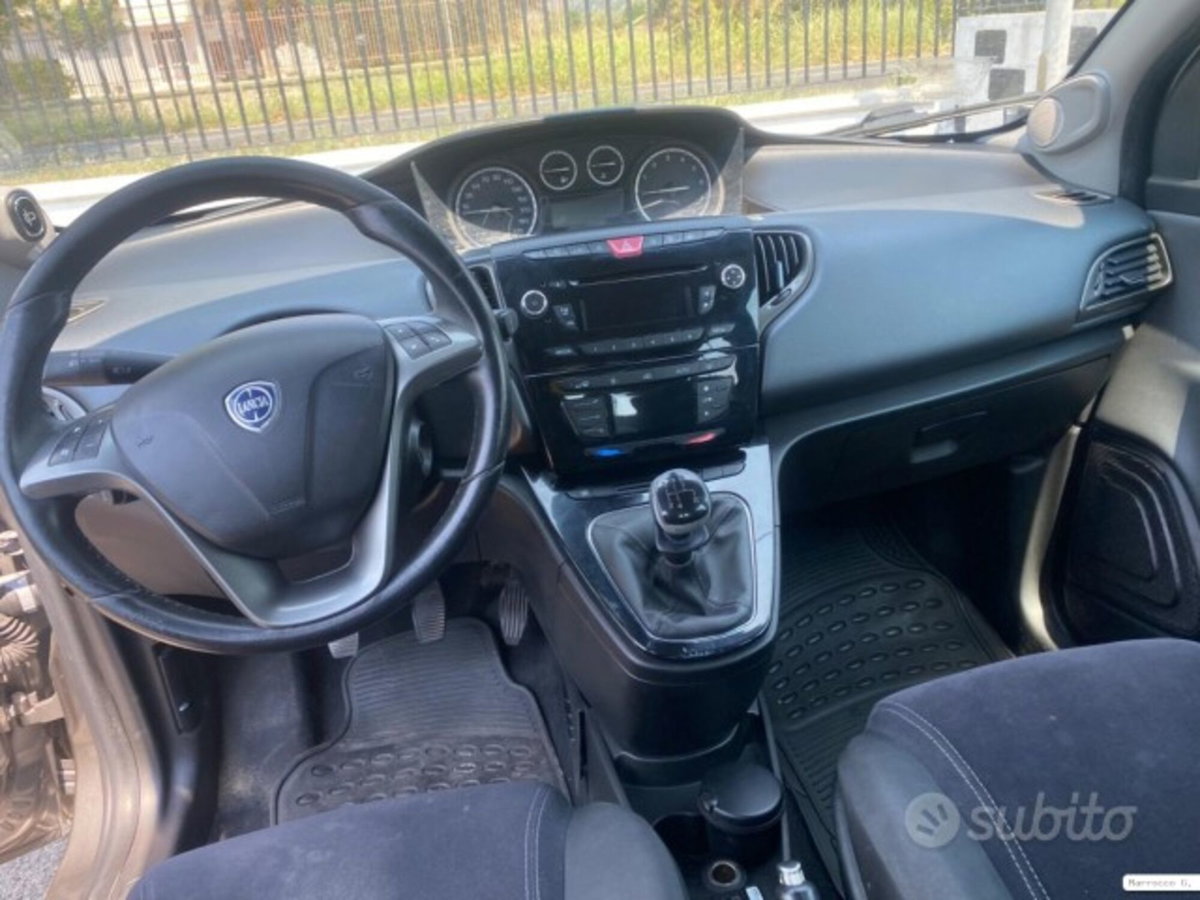 Lancia Ypsilon 1.4 Diva Ecochic GPL (14)