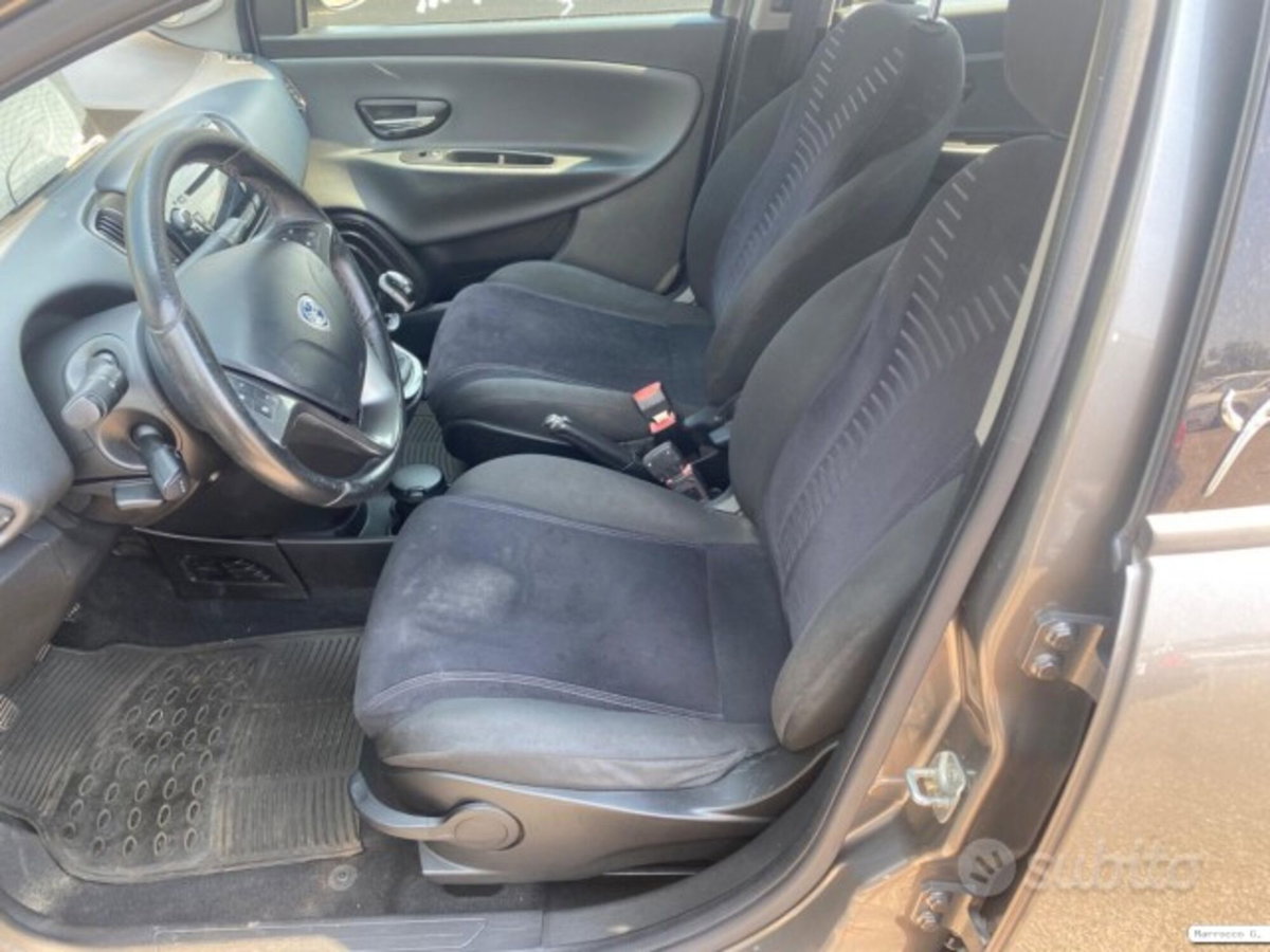 Lancia Ypsilon 1.4 Diva Ecochic GPL (16)