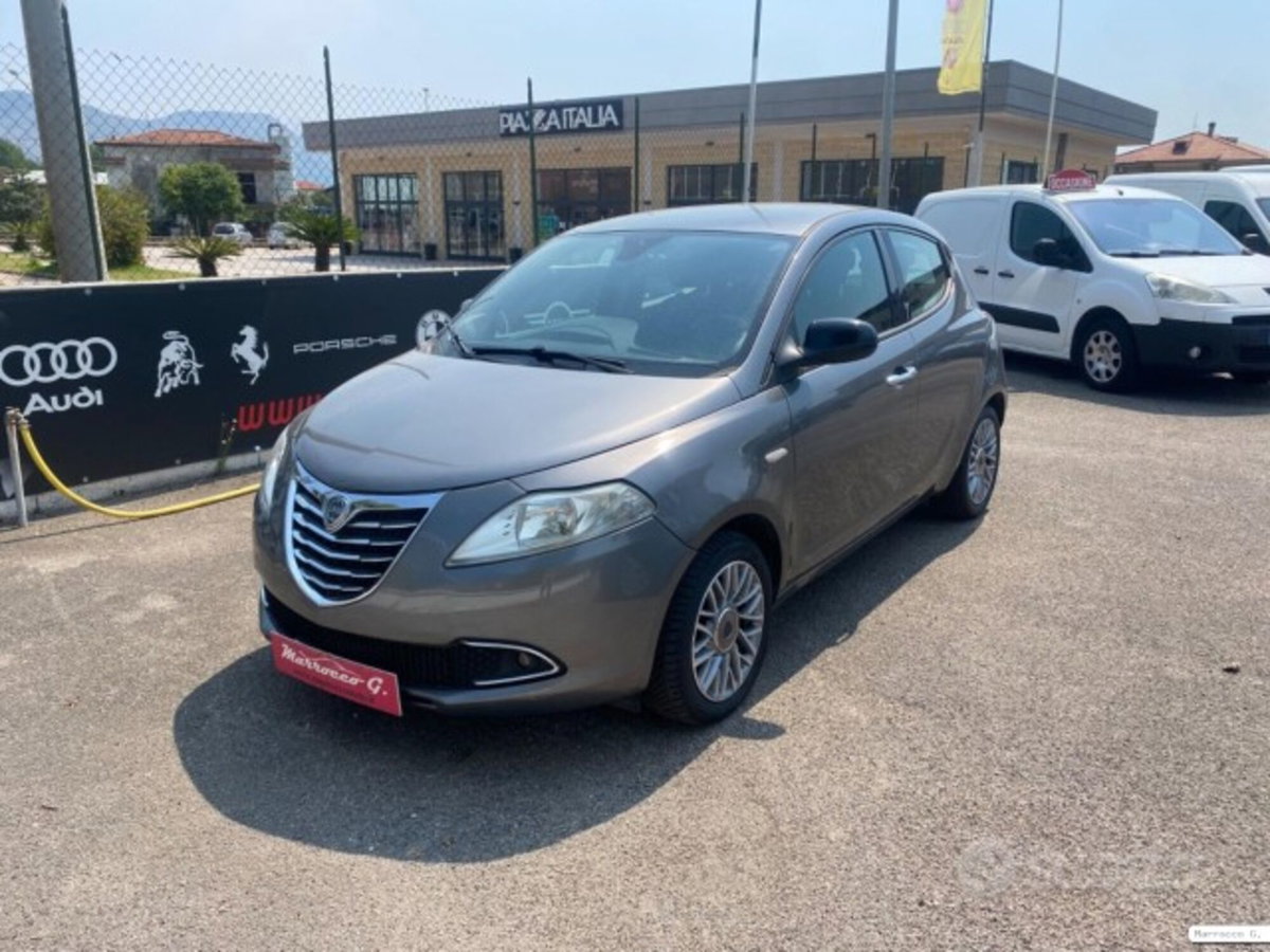 Lancia Ypsilon 1.4 Diva Ecochic GPL (3)