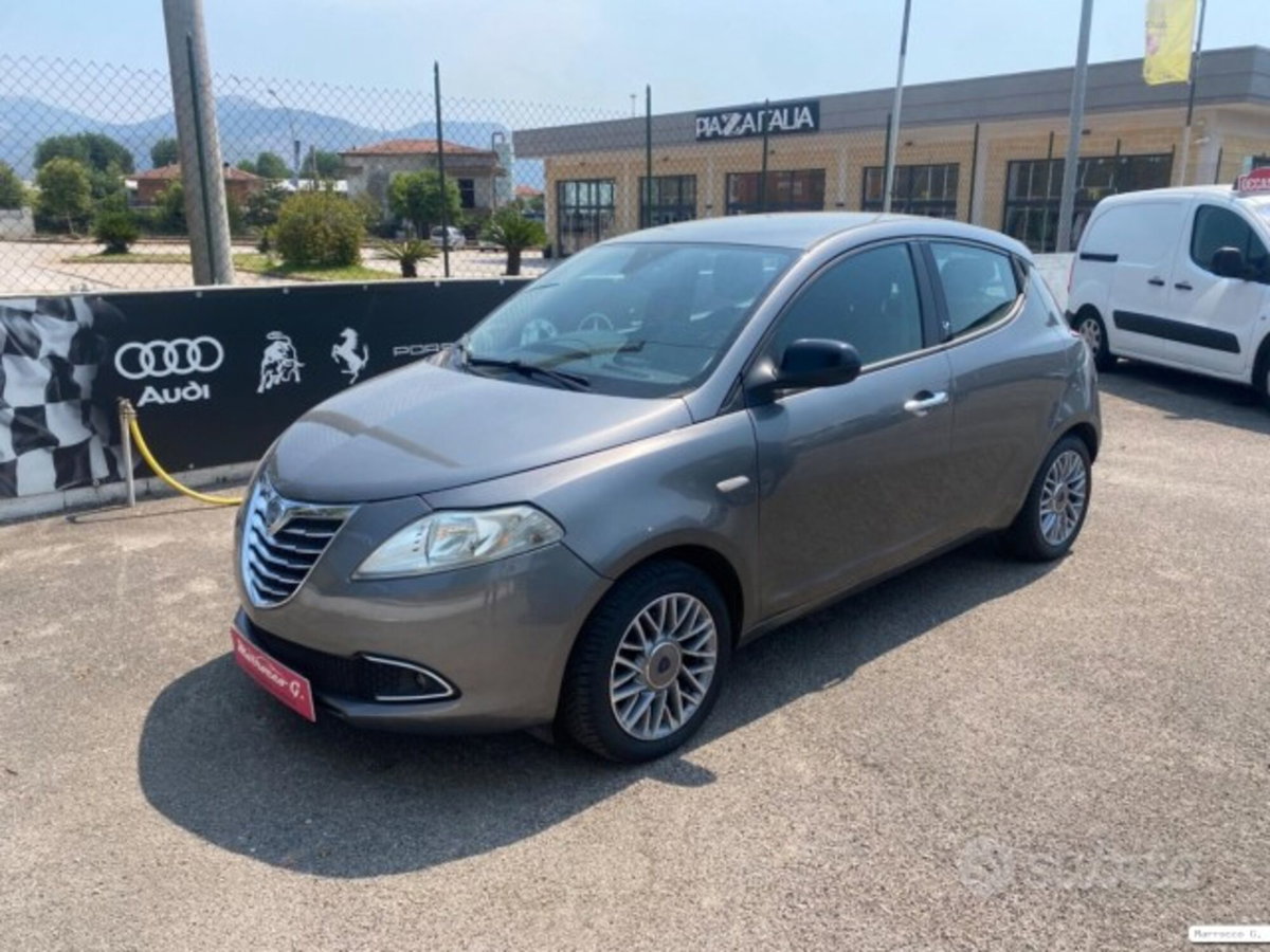 Lancia Ypsilon 1.4 Diva Ecochic GPL (4)