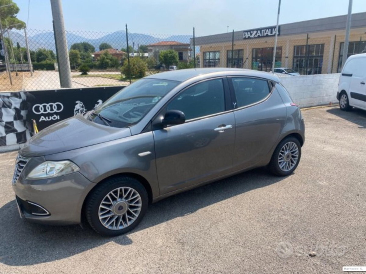 Lancia Ypsilon 1.4 Diva Ecochic GPL (5)