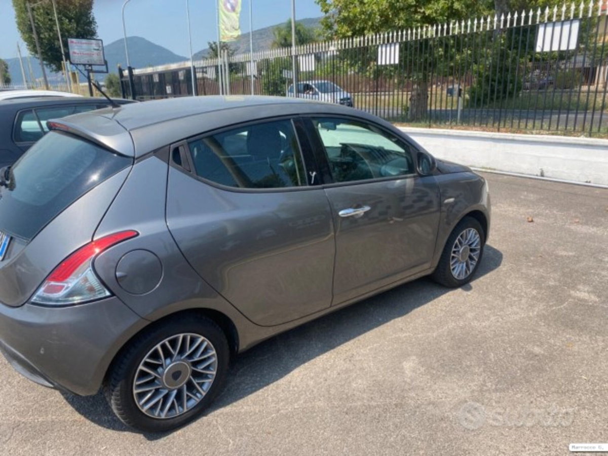 Lancia Ypsilon 1.4 Diva Ecochic GPL (6)