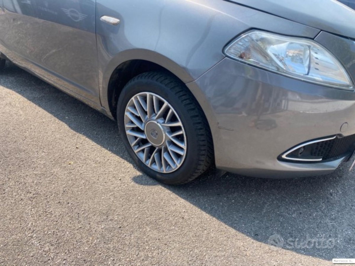 Lancia Ypsilon 1.4 Diva Ecochic GPL (7)