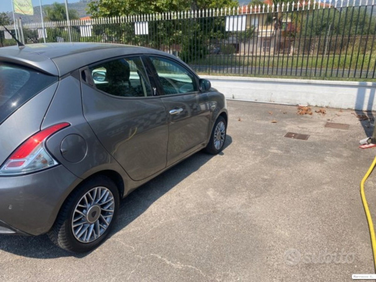 Lancia Ypsilon 1.4 Diva Ecochic GPL (8)