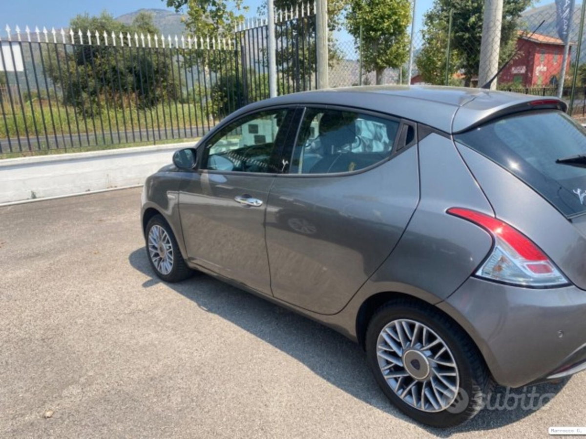Lancia Ypsilon 1.4 Diva Ecochic GPL (9)