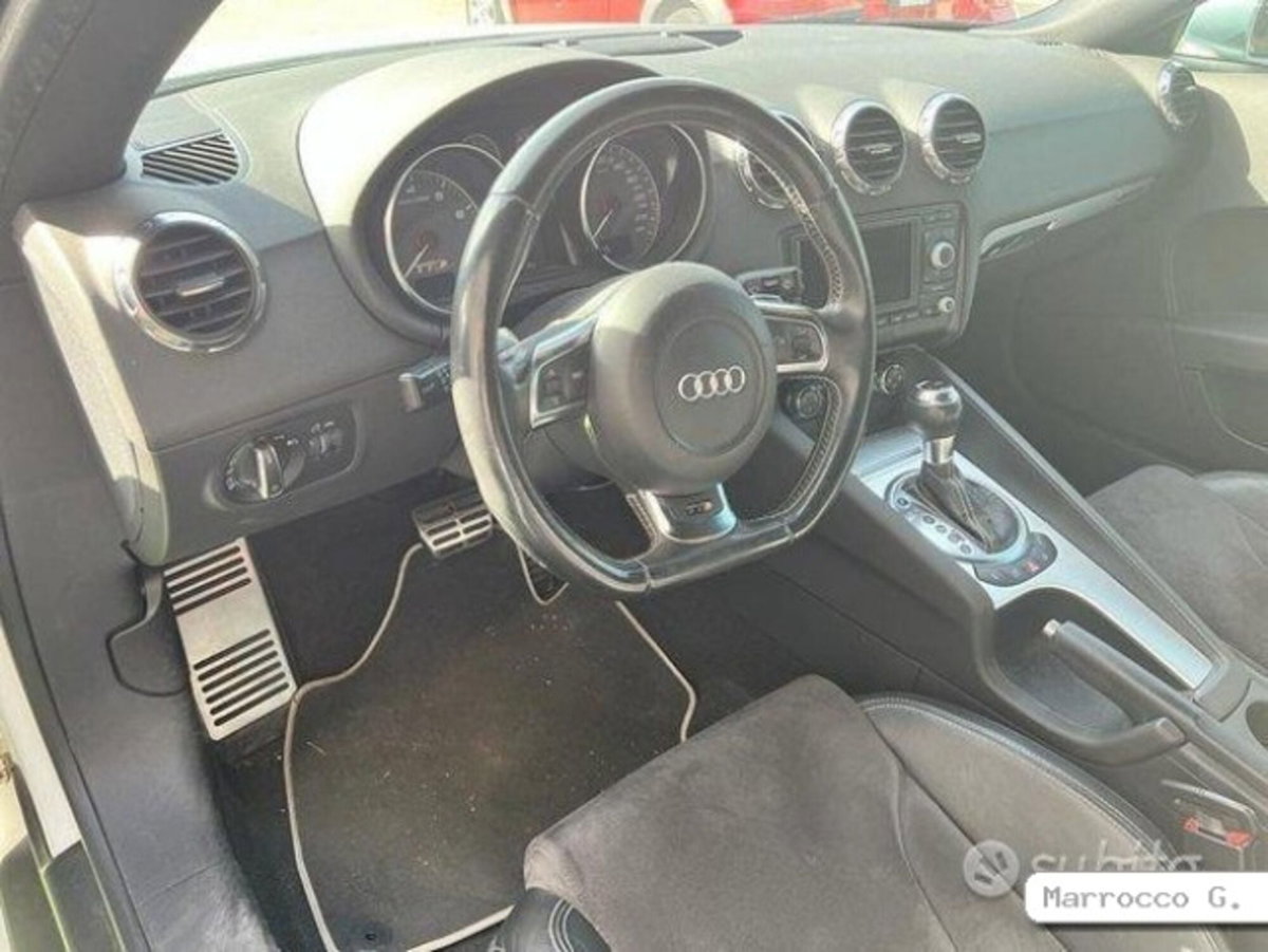 Audi TT Coupé 1.8 TFSI (12)