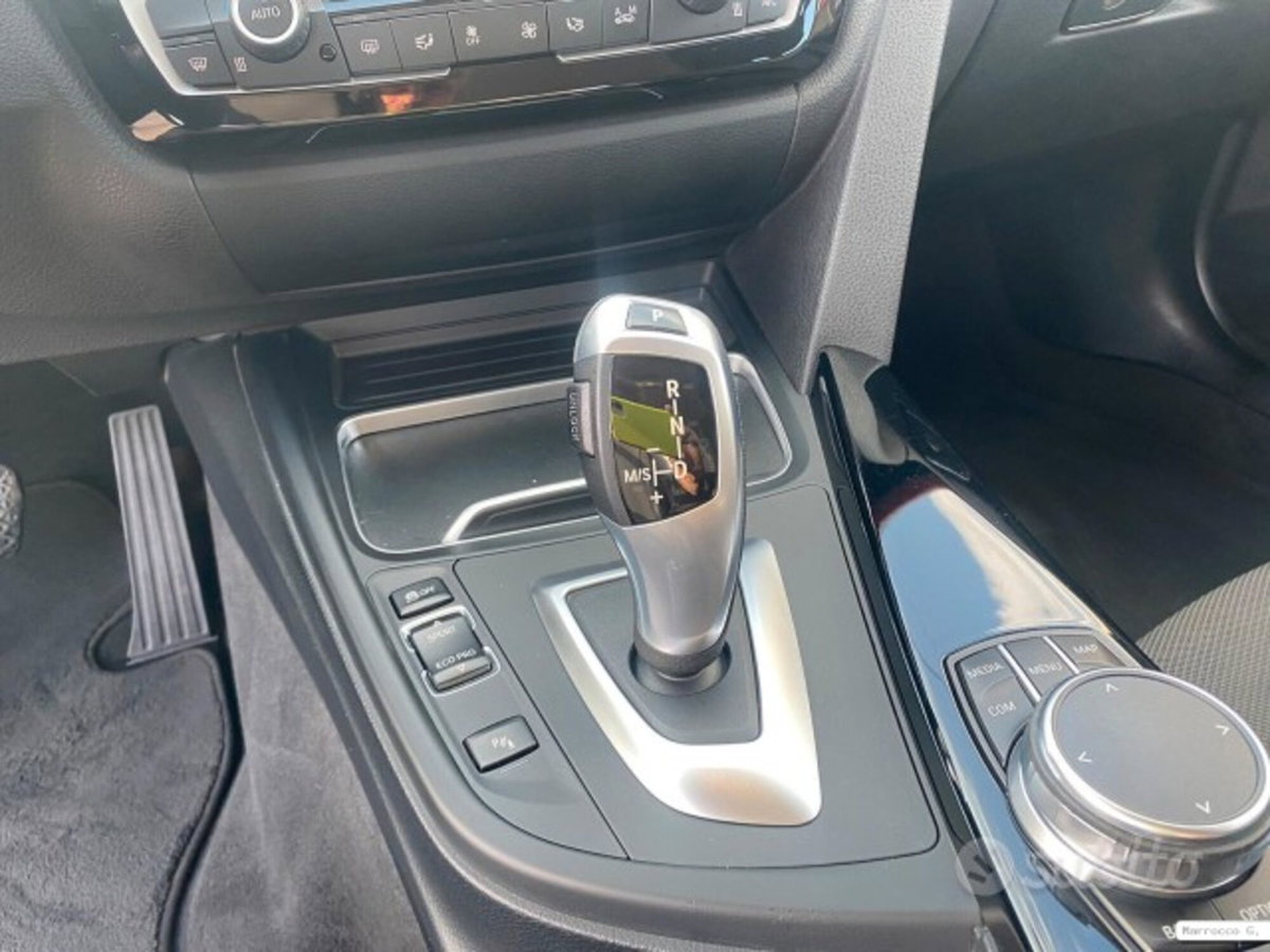 BMW Serie 3 Touring 320d xDrive  Sport (19)