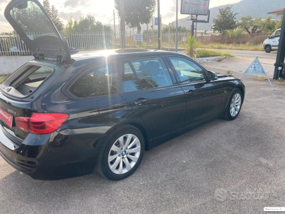 BMW Serie 3 Touring 320d xDrive  Sport (6)