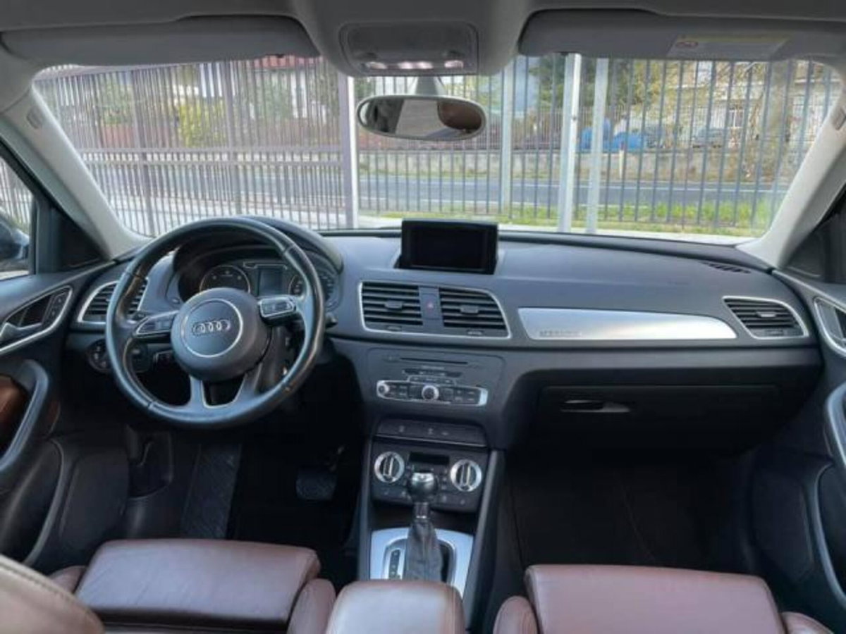 Audi Q3 2.0 TDI 177 CV quattro S tronic Business (5)