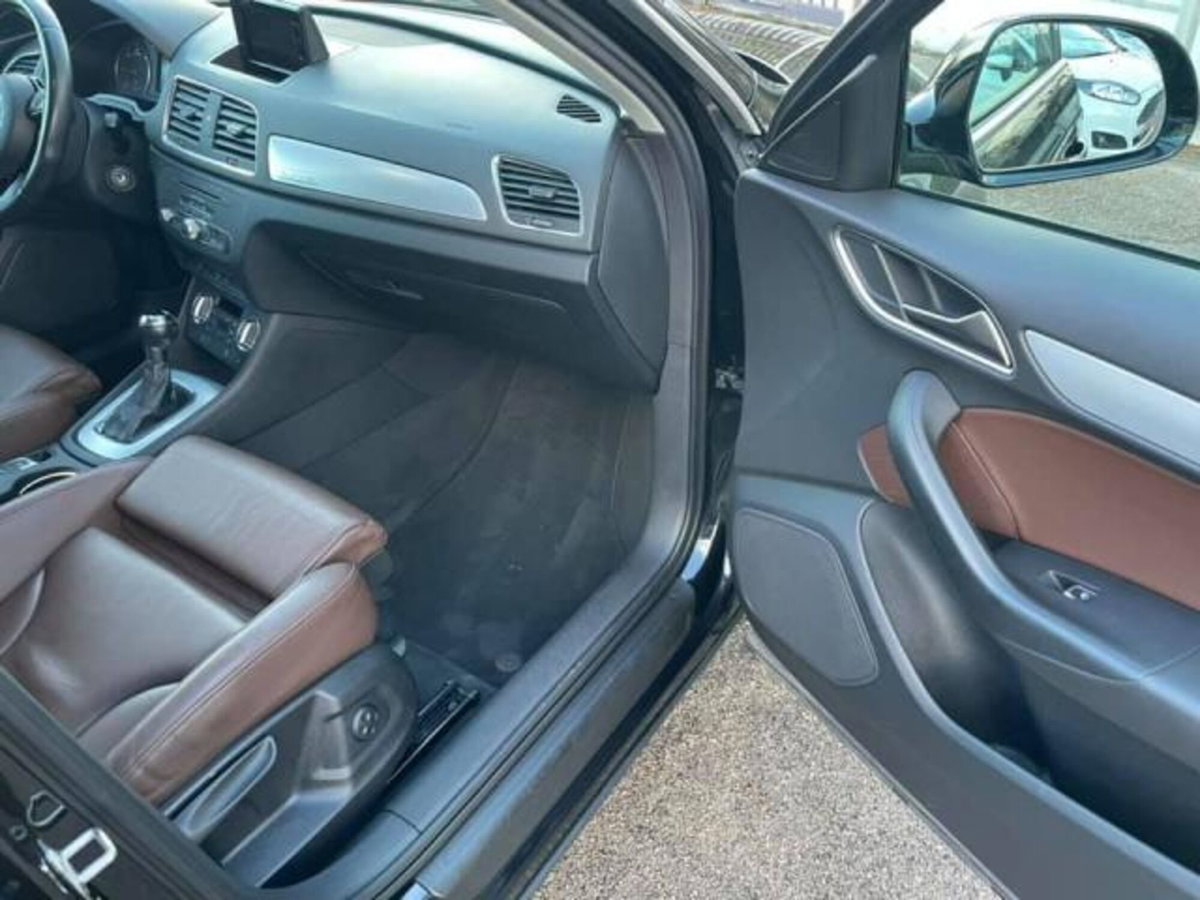 Audi Q3 2.0 TDI 177 CV quattro S tronic Business (9)