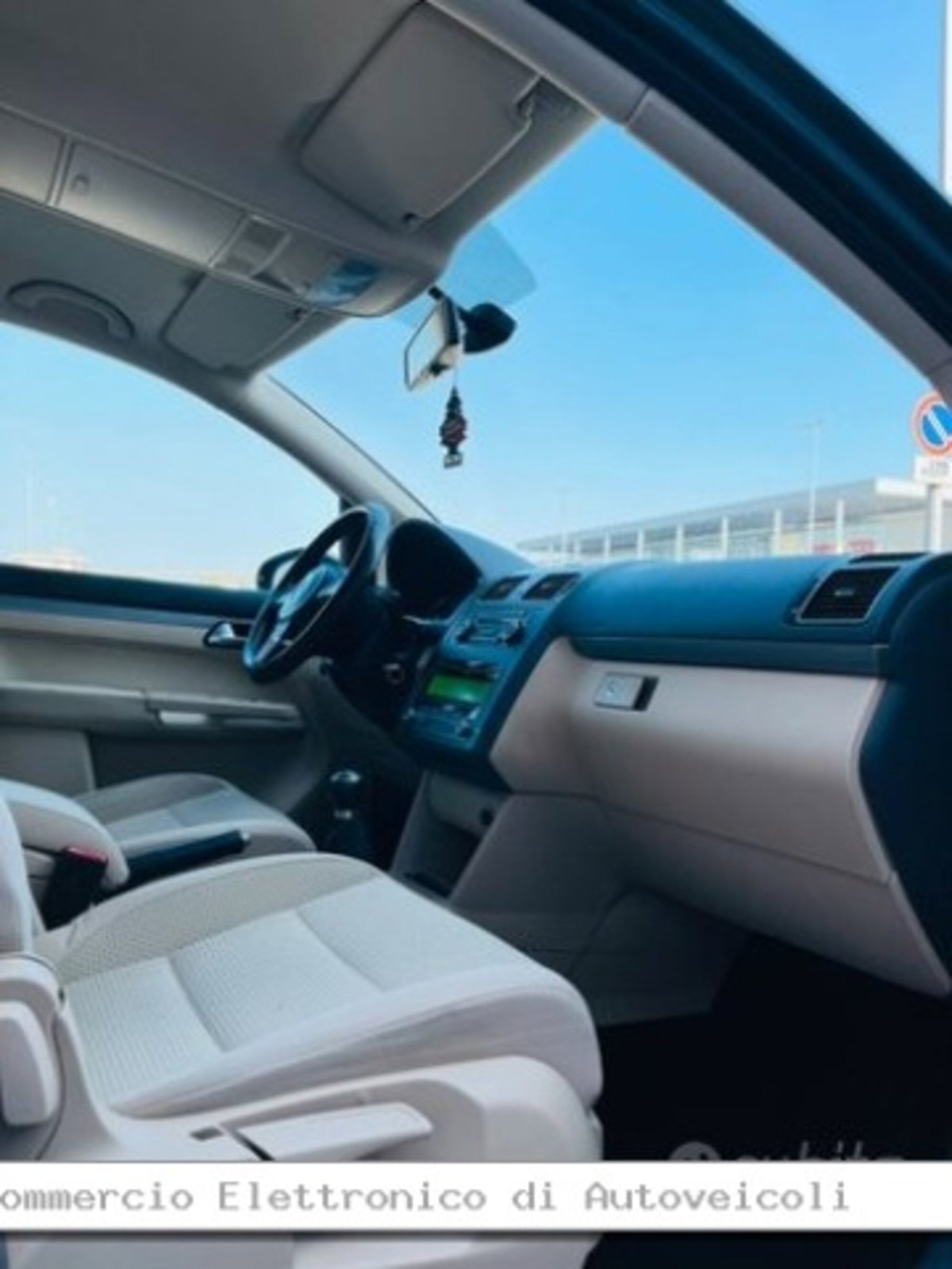 Volkswagen Touran 16V TSI 150CV Highline Ecofuel (9)