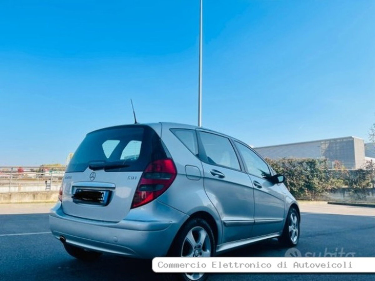 Mercedes-Benz Classe A 200 CDI Avantgarde (6)