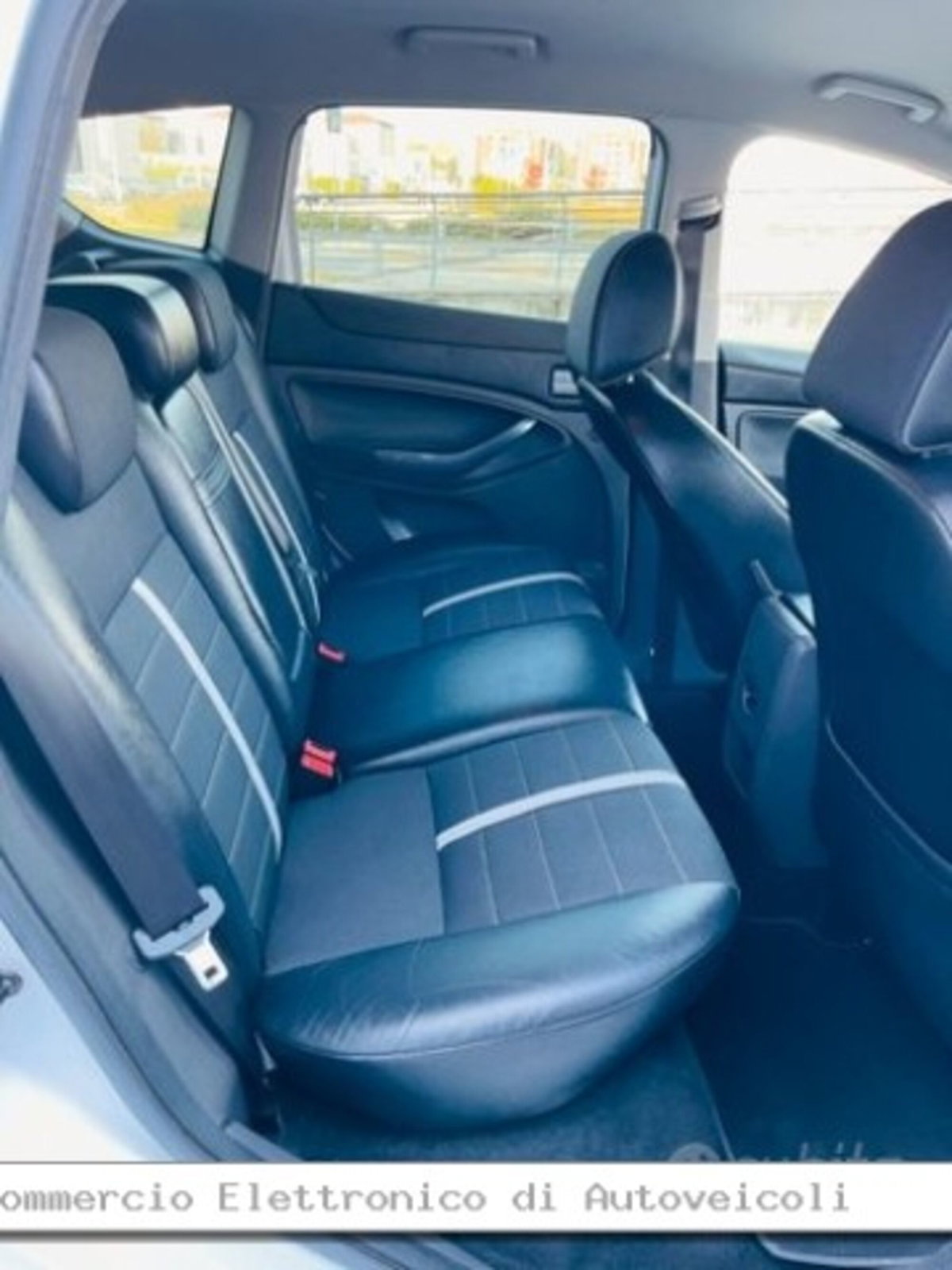 Ford Kuga 2.0 TDCI 140 CV 2WD Titanium (12)