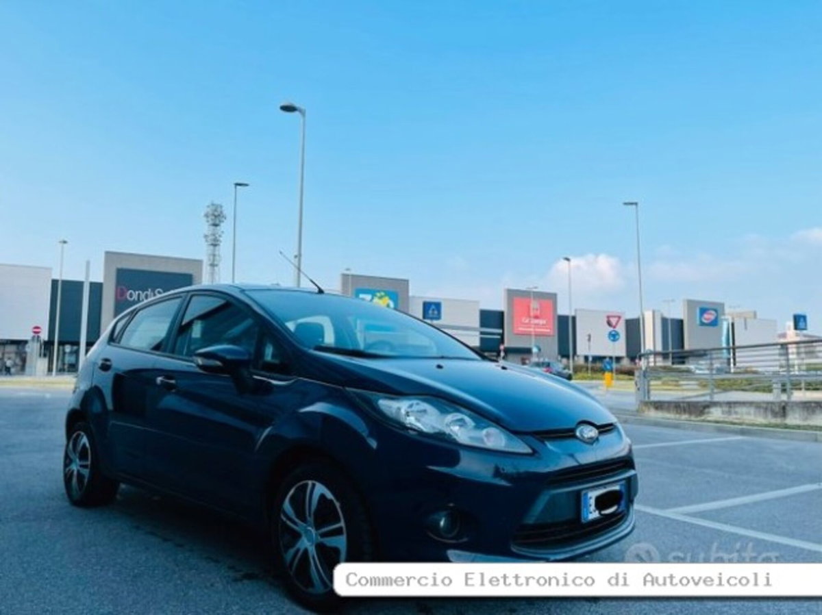 Ford Fiesta 1.2 16V 5p. Titanium (3)