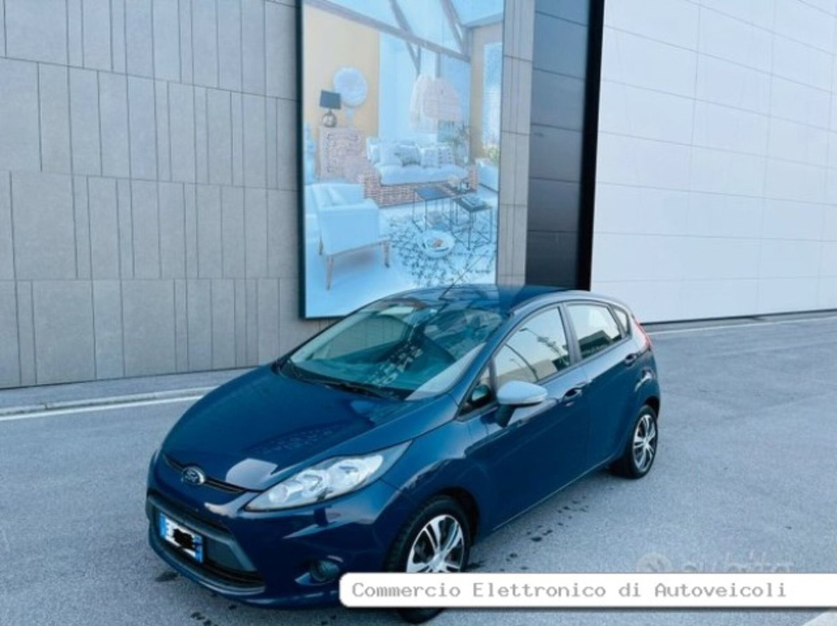 Ford Fiesta 1.2 16V 5p. Titanium (4)