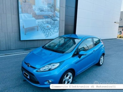 Ford Fiesta 1.4 16V aut. 3p. Titanium (2)
