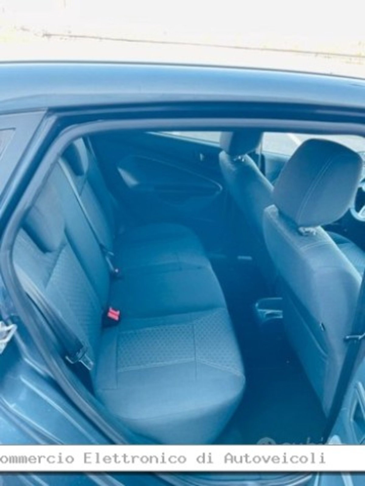 Ford Fiesta 1.4 16V 5p. Titanium (10)