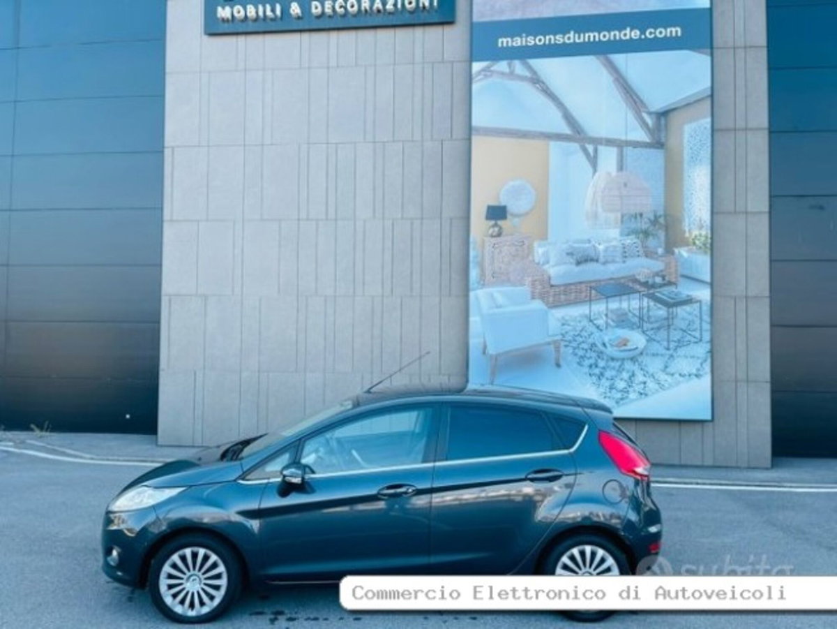 Ford Fiesta 1.4 16V 5p. Titanium (7)