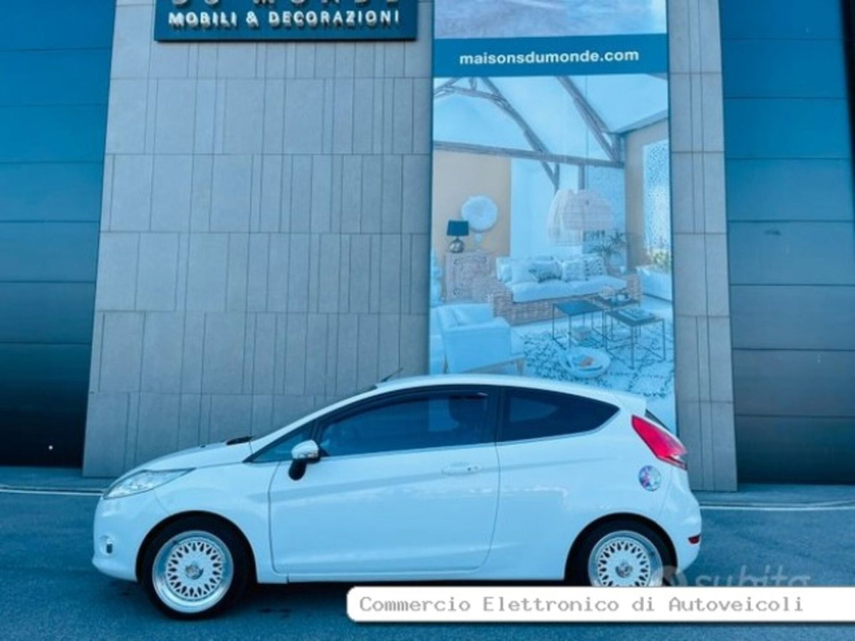 Ford Fiesta 1.4 TDCi 70CV 3 porte Titanium (10)