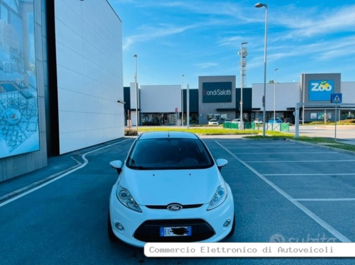 Ford Fiesta 1.4 TDCi 70CV 3 porte Titanium (3)