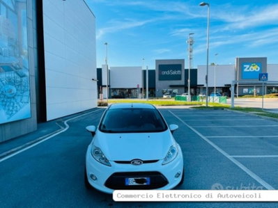 Ford Fiesta 1.4 TDCi 70CV 3 porte Titanium (3)