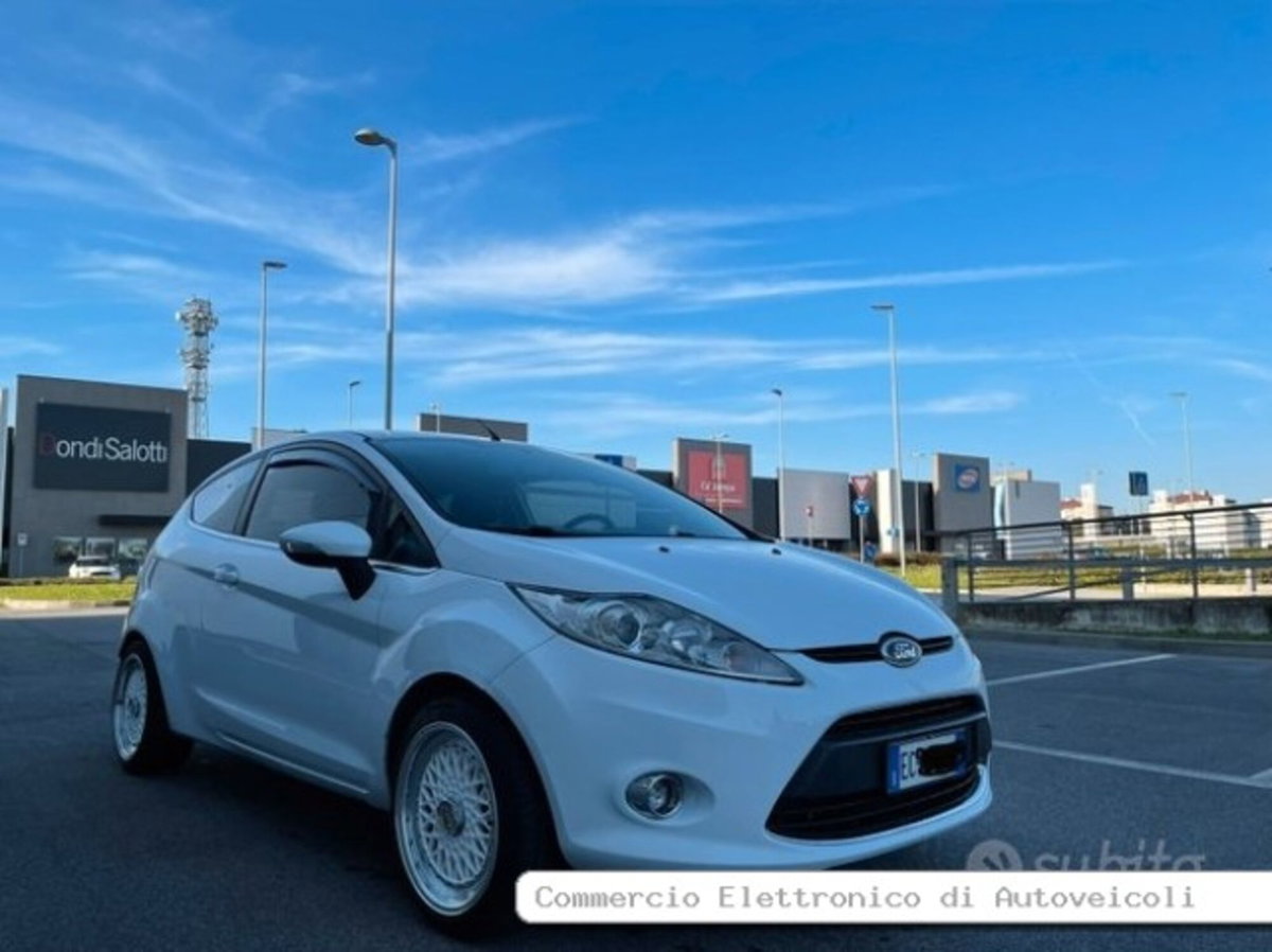 Ford Fiesta 1.4 TDCi 3p. Titanium (4)