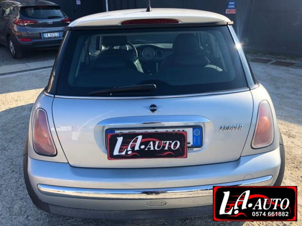 MINI Mini 1.6 16V Cooper (14)