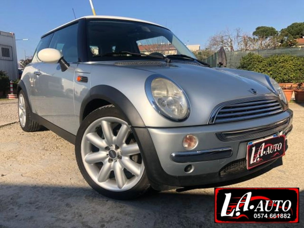 MINI Mini 1.6 16V Cooper (3)