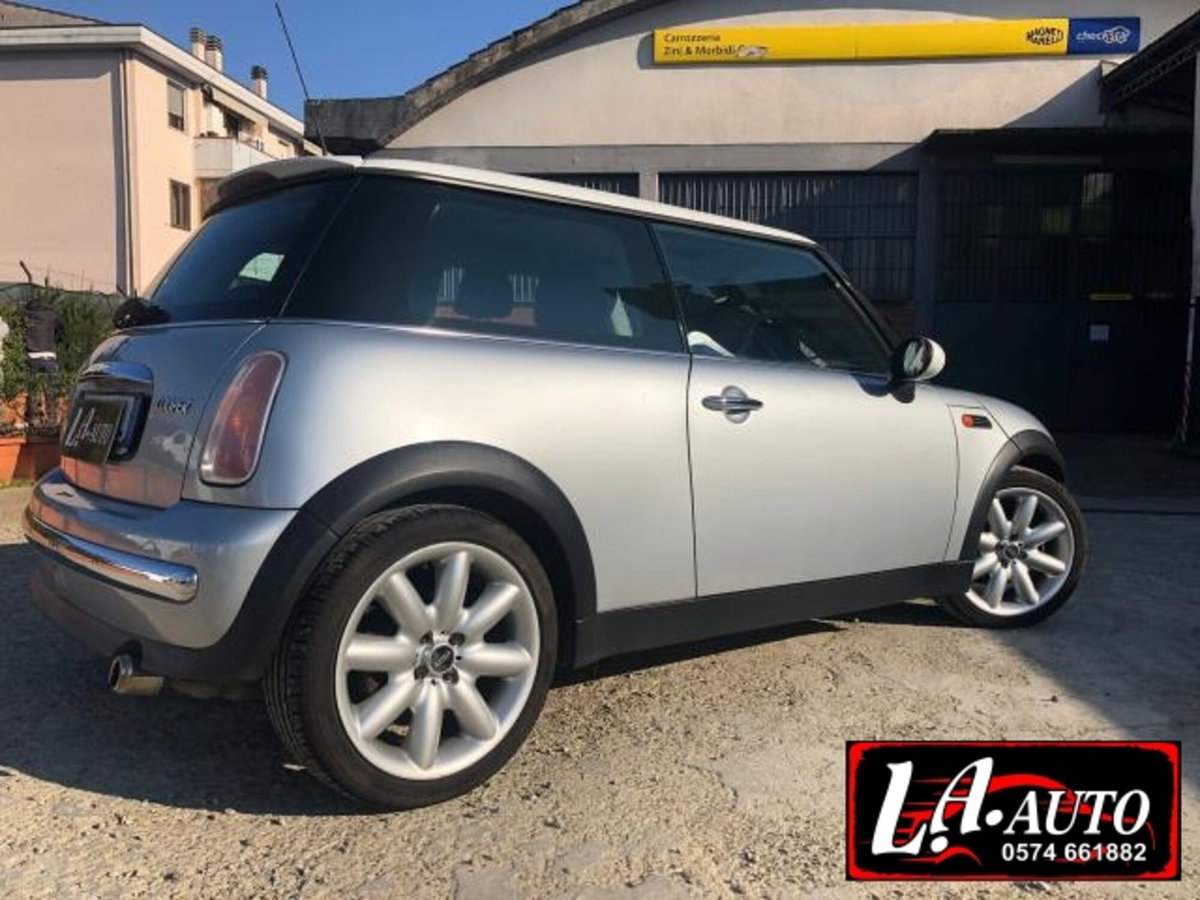 MINI Mini 1.6 16V Cooper (6)