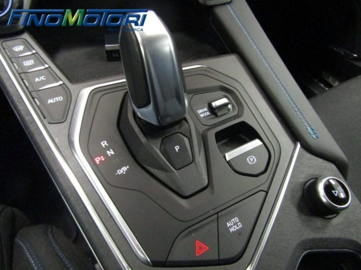 Lynk & Co 01 01 1.5 td phev (9)
