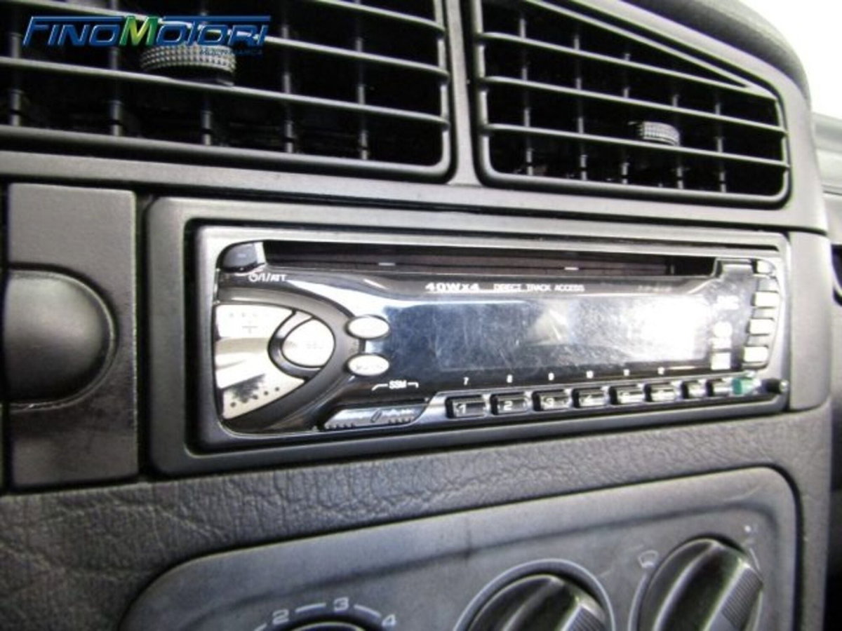 Volkswagen Golf Cabrio 1.6 cat Avantgarde (10)