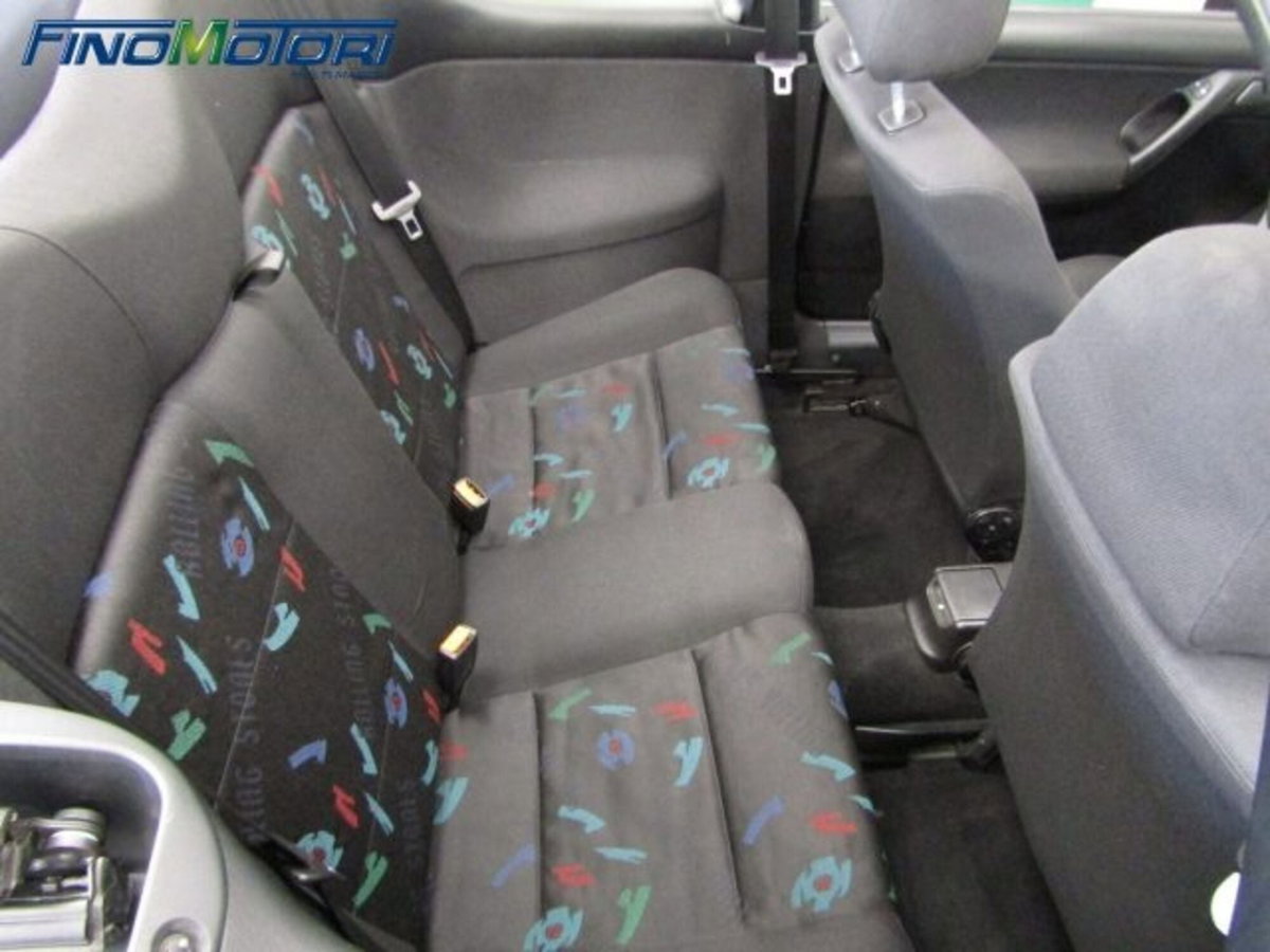 Volkswagen Golf Cabrio 1.6 cat Avantgarde (11)