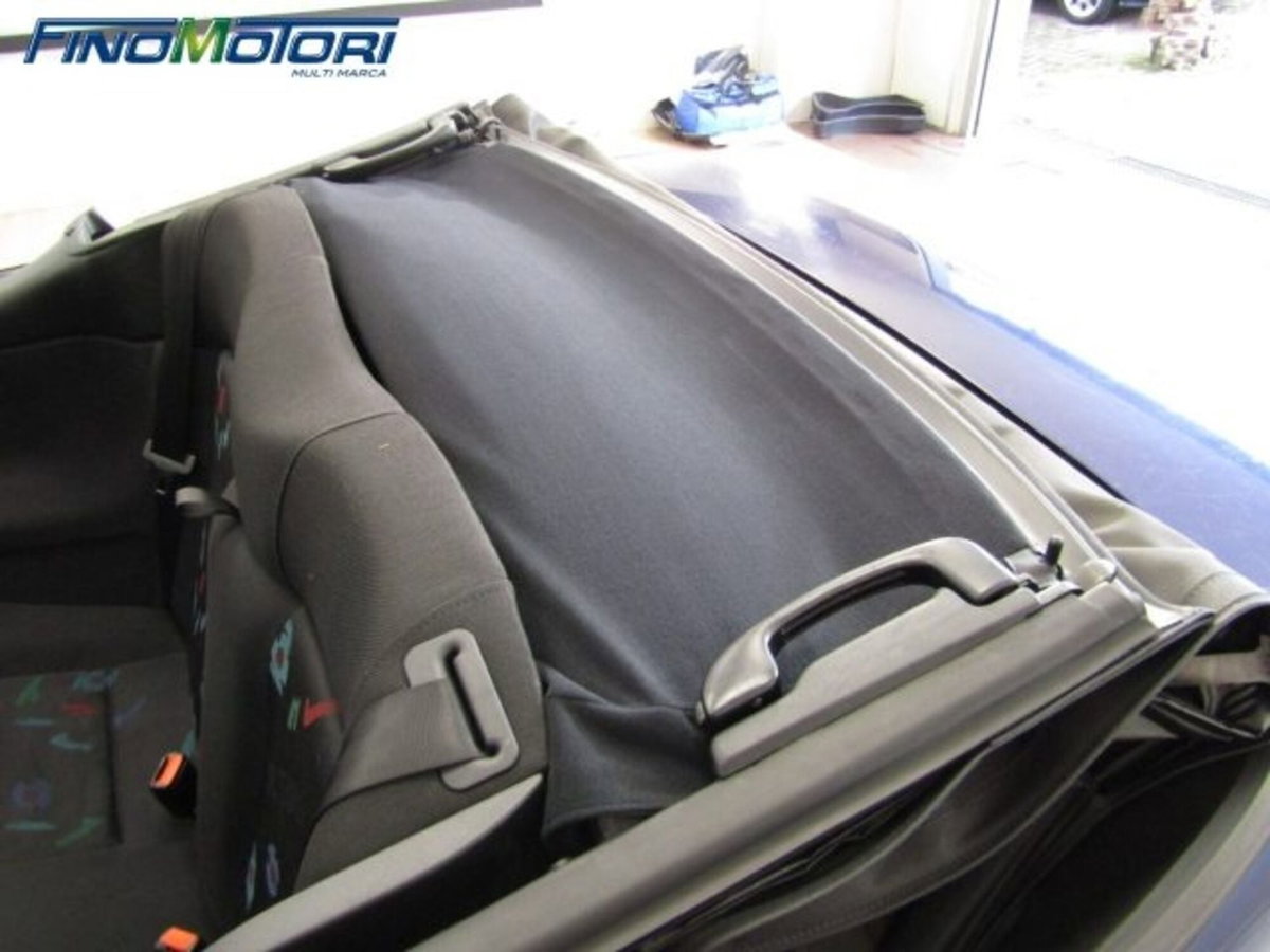 Volkswagen Golf Cabrio 1.6 cat Avantgarde (12)