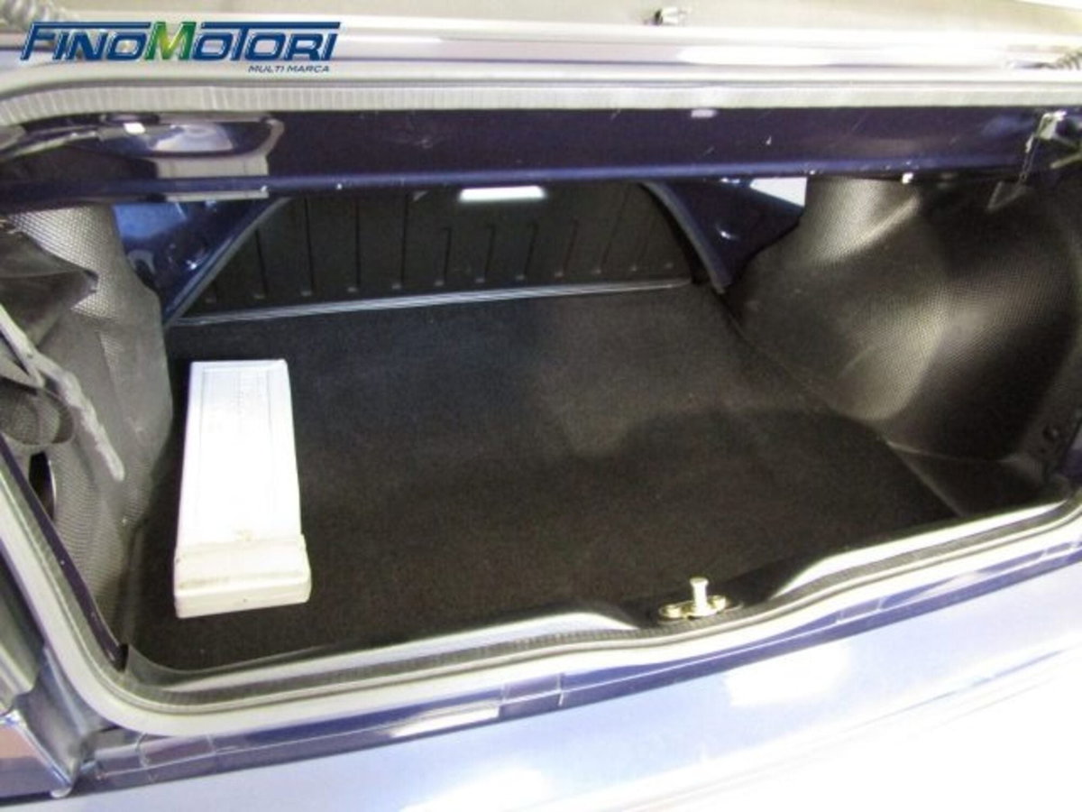 Volkswagen Golf Cabrio 1.6 cat Avantgarde (16)