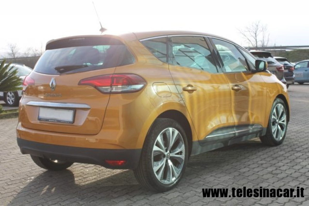 Renault Scenic E-Tech Electric 1.9 dCi Confort Dynamique (6)
