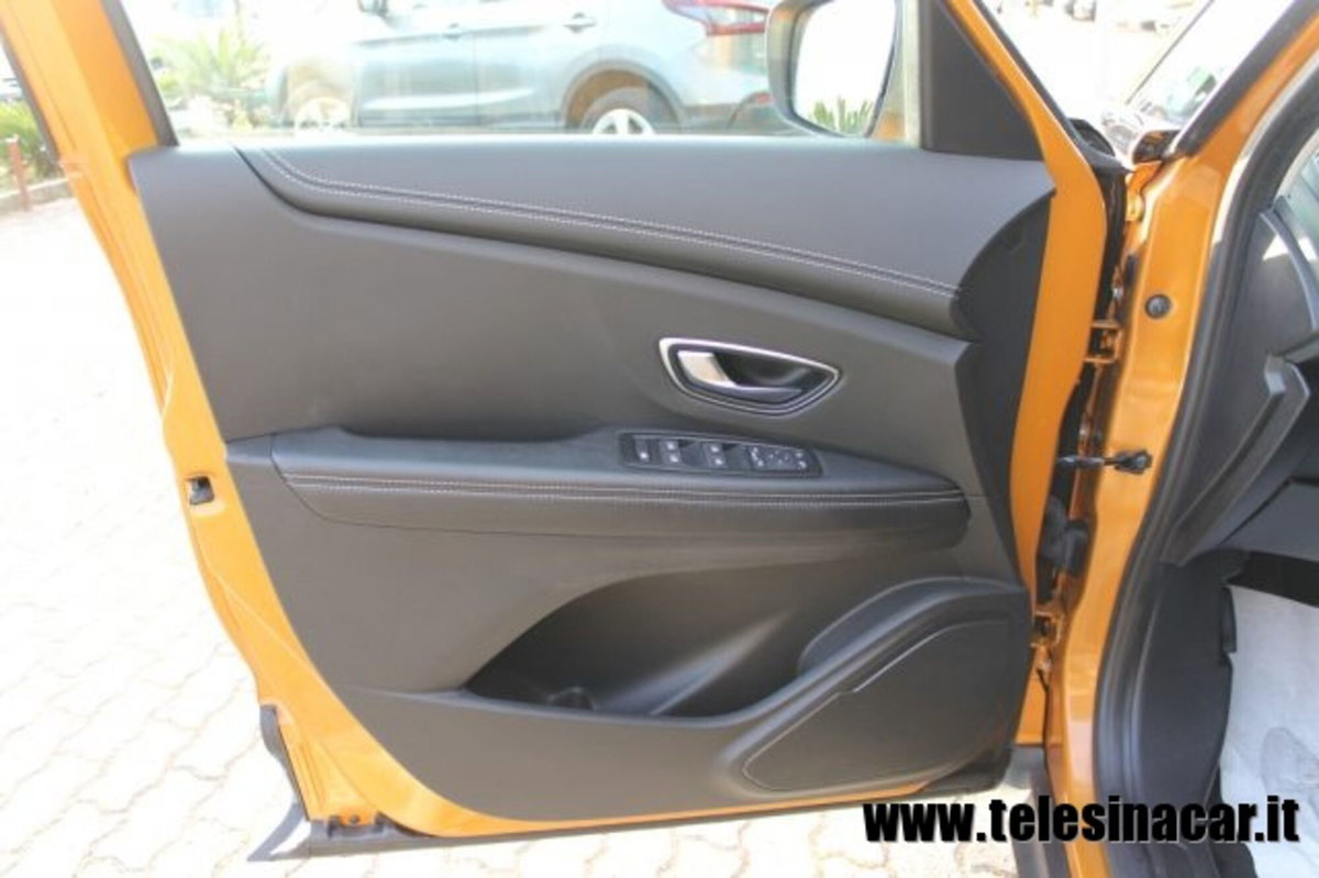 Renault Scenic E-Tech Electric 1.9 dCi Confort Dynamique (19)